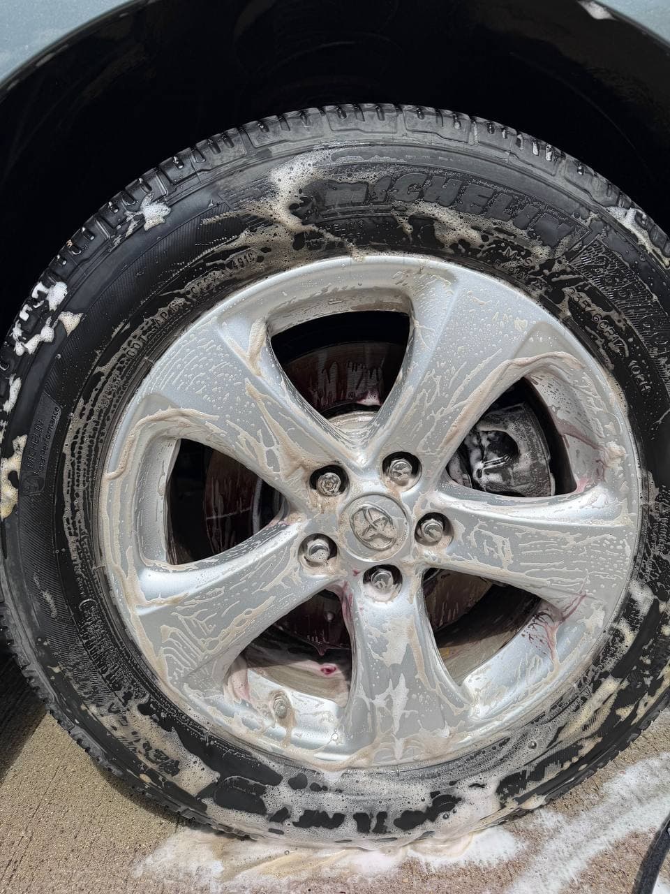 Wheel & tire finish
