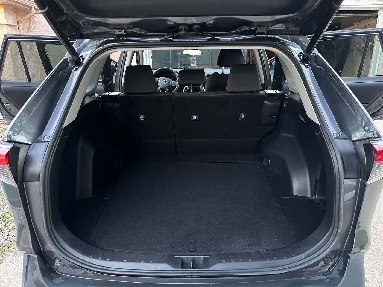 Detailed cargo area